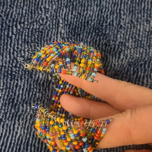 Costume bracelets and rings - Picture 4 of 9